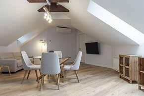 KONTRAKT Boutique Hotel