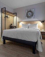 KONTRAKT Boutique Hotel