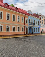KONTRAKT Boutique Hotel