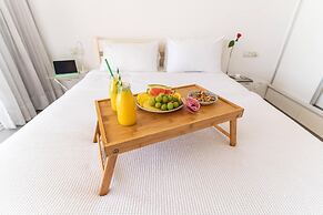 Top Tier Apartment with Swimming Pool