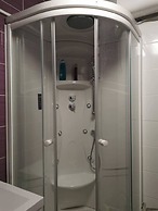 Luxurious 2-bed Appartment in Mandre With Pool