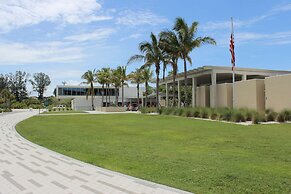 Bay Tree Beach Side