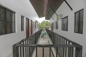 OYO 736 Jade Apartelle