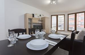 Bright 1bdr Apartment Near Center - Free Parking