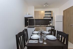 Bright 1bdr Apartment Near Center - Free Parking