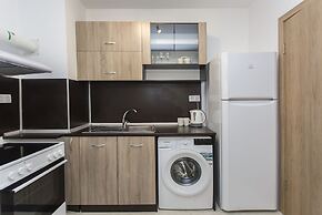 Bright 1bdr Apartment Near Center - Free Parking