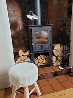 Charming 2-bed Cottage on Outskirts of Beverley