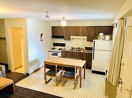 Toronto Lakeshore Hotel
