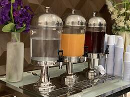 Violet Al Shisha Hotel