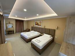 Karos Hotel Llaman