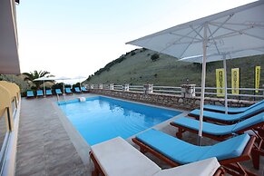 Karos Hotel Llaman