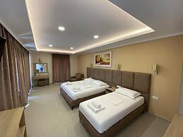 Karos Hotel Llaman