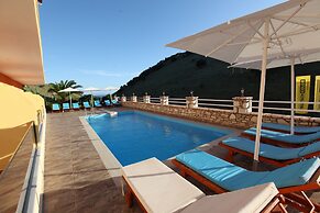 Karos Hotel Llaman