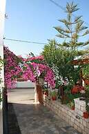 Inviting Arokaria Apartment in Panormo