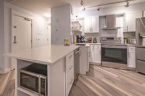 One Bedroom Suite with BBQ & huge Patio