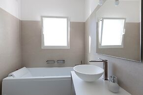 2083 Villa Gea