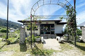 Lily Cottage & Kitchen