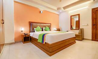 Treebo Calista, Patel Nagar