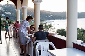 Apraos Bay Hotel In Kalamaki Beach