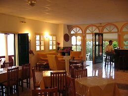 Apraos Bay Hotel In Kalamaki Beach