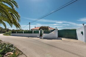 Villa Cadre - 5BR w Private Pool & Snooker Table