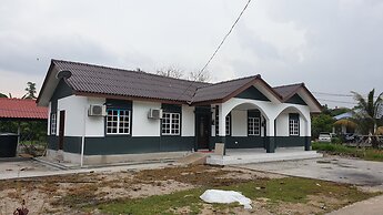 4 Bedroom Bungalow With Private Pool
