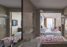 Miracle Luxury Hotel