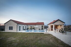 Villa Mala
