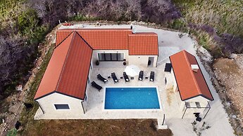 Villa Mala