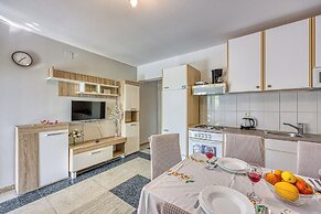 Silver Cherry Apartments