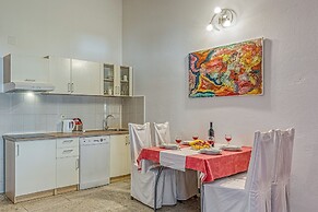 Silver Cherry Apartments