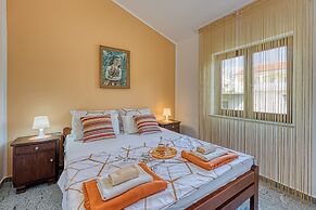 Silver Cherry Apartments
