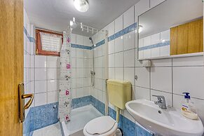 Silver Cherry Apartments