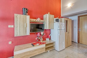 Silver Cherry Apartments
