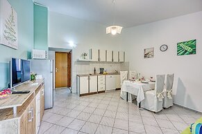 Silver Cherry Apartments