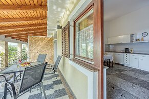 Silver Cherry Apartments