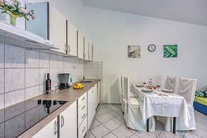 Silver Cherry Apartments