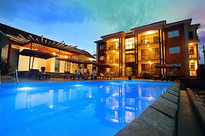 Deluxe 3-bed Apartment With Swimming Pool