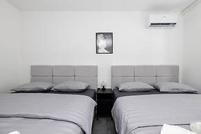 Cool Cozy Apartment