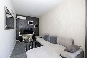 Cool Cozy Apartment