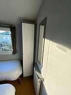 Immaculate 2-bed Static Caravan Near the Lake