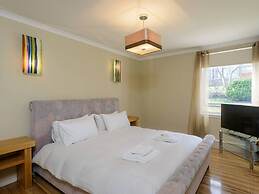 Corrin - Chic 1 Bedroom Apartment