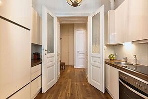 6 rooms