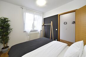 Apartment Stadium