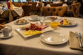 Hotel Golden Palace