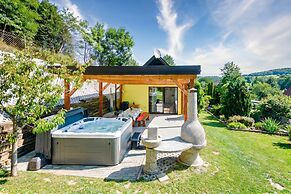 Ladybug House With Whirlpool