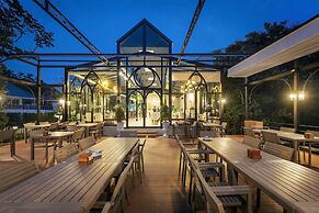 Nine River Hotel