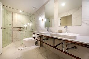 Nine River Hotel