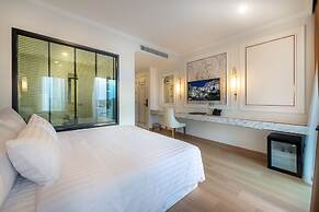 Nine River Hotel