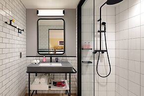 Moxy Kyoto